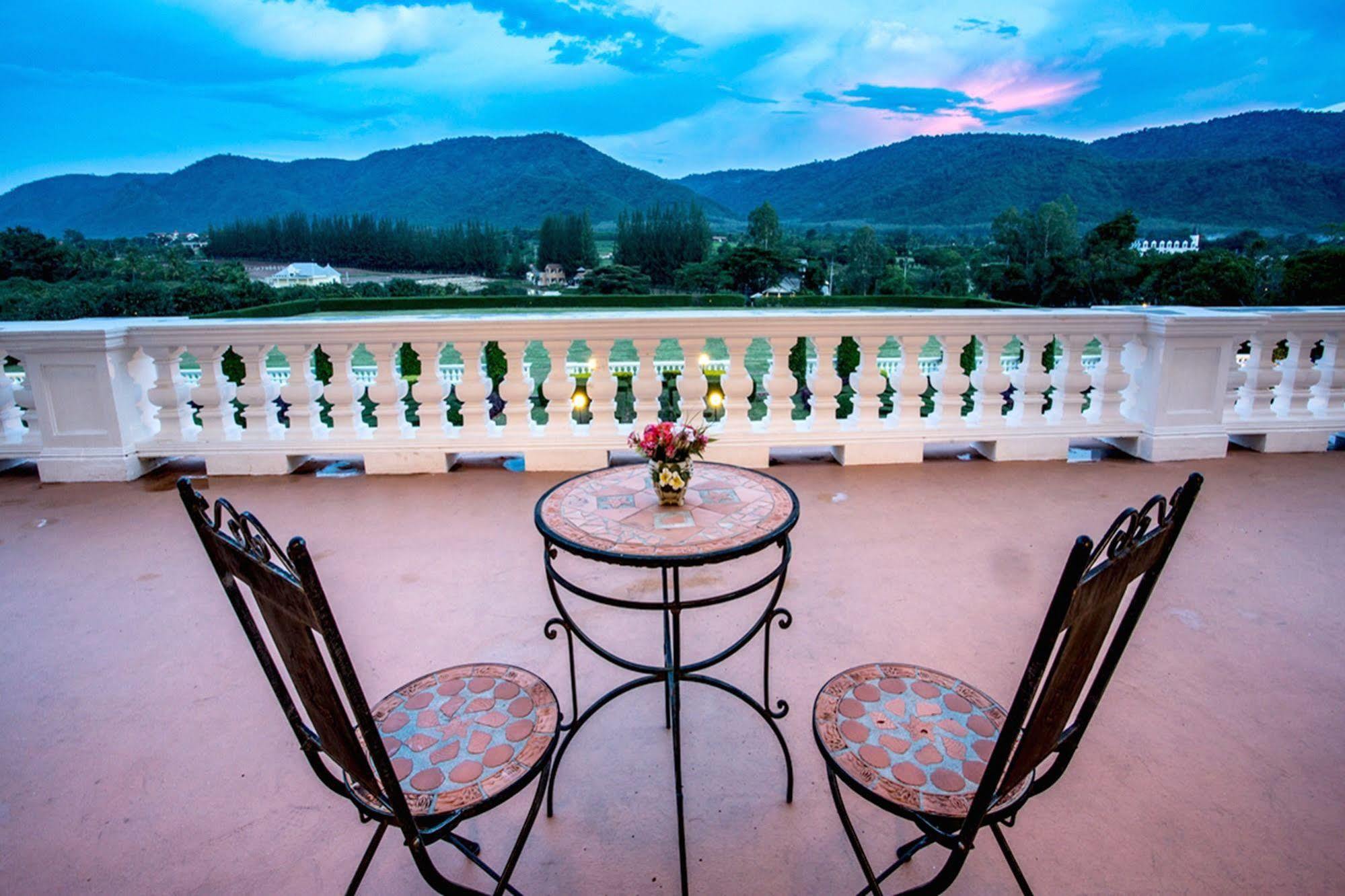 Chateau De Khaoyai Hotel & Resort Pak Chong Екстериор снимка