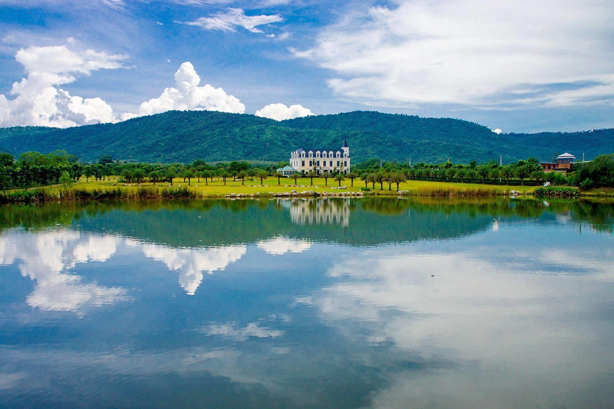 Chateau De Khaoyai Hotel & Resort Pak Chong Екстериор снимка